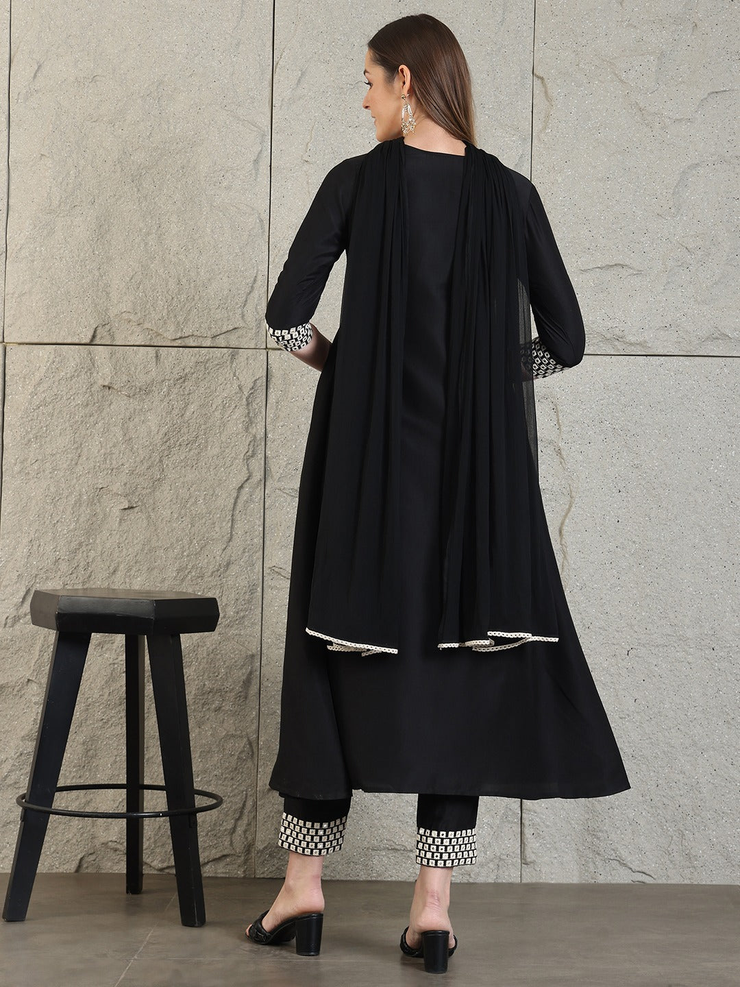 Nivi Black 3 Piece Set